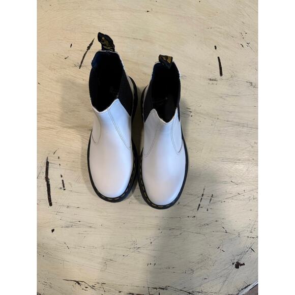 Dr. Martens Unisex 2976 Chelsea Boot White Platform Sole Size 6/7 - Picture 7 of 10